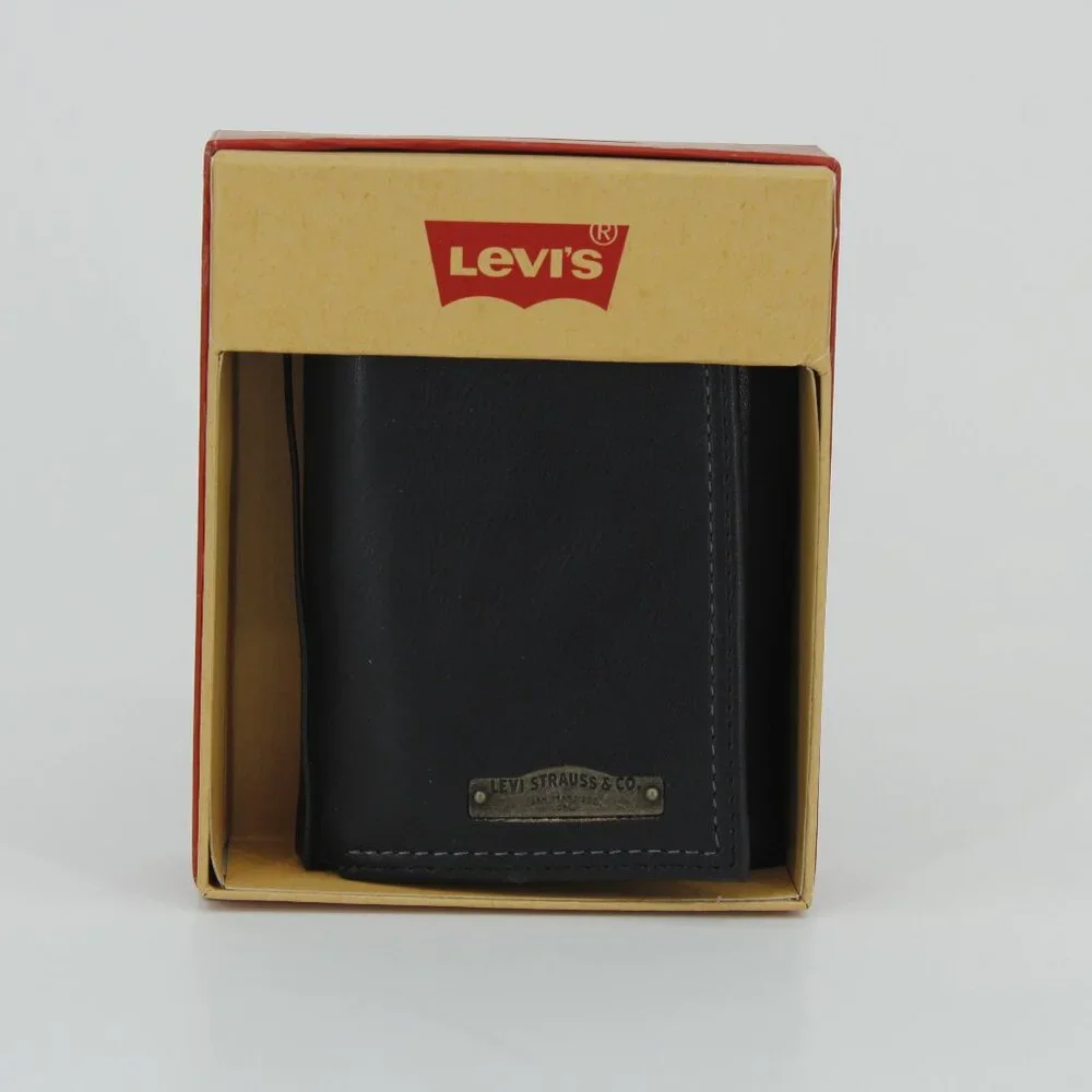 Levi’s Men's Black Leather RFID Extra Capacity Trifold Wallet - NWT‎
